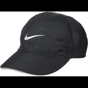 Nike Women’s Black Dri Fit Featherlight Hat